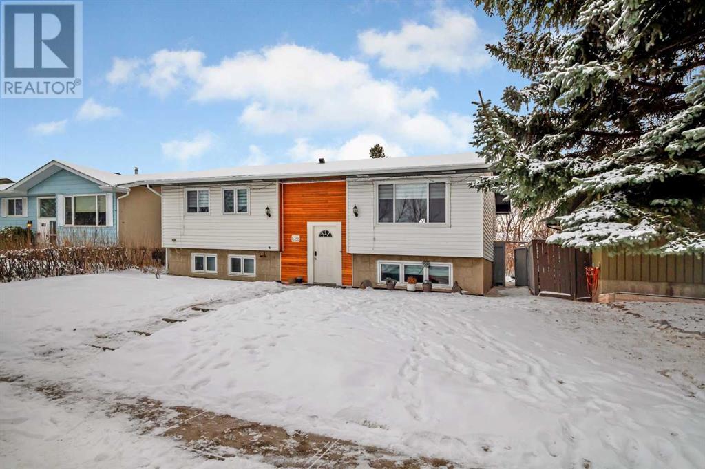 Single Family House for Sale in  Maidstone Drive NE Marlborough Park Calgary 