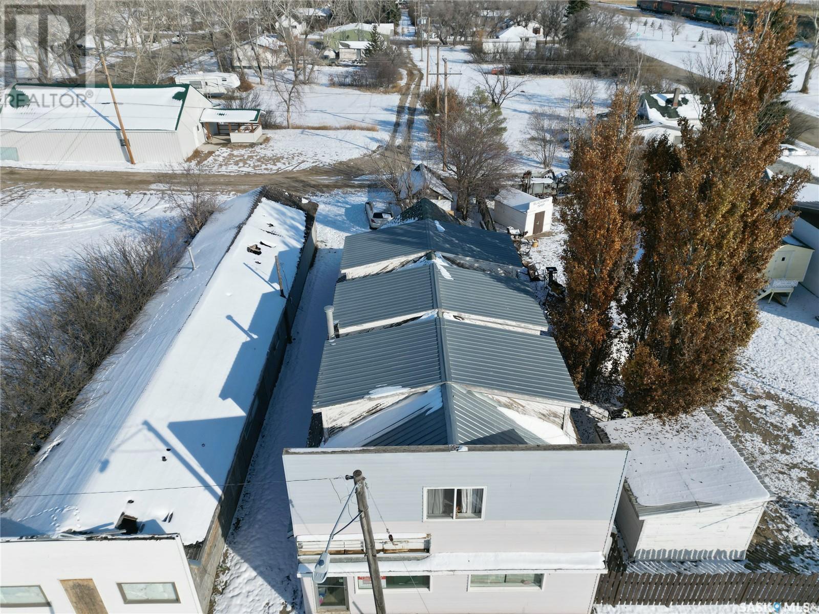 Photo 3 of 105 Main Street, Dinsmore SK