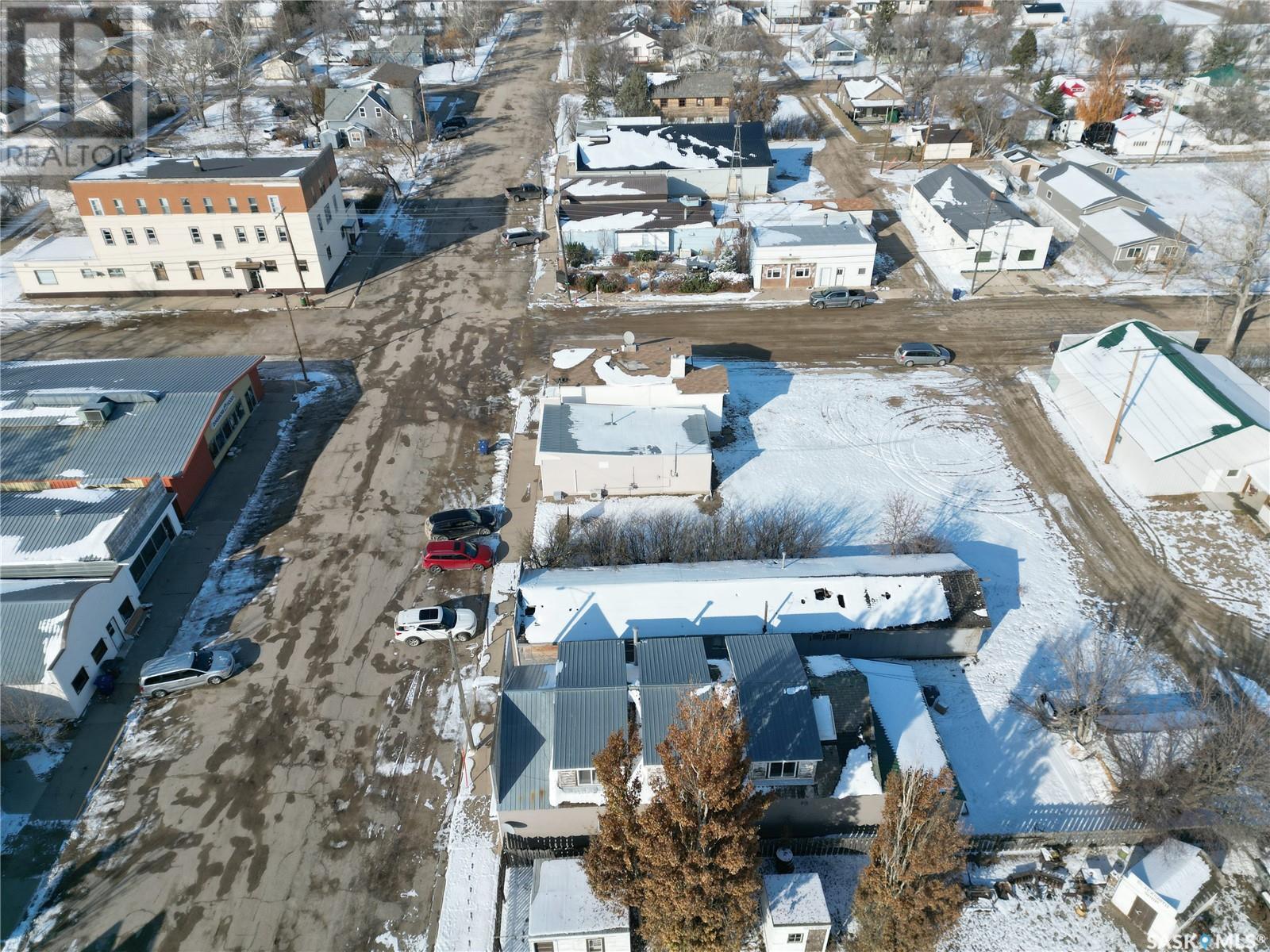 Photo 4 of 105 Main Street, Dinsmore SK