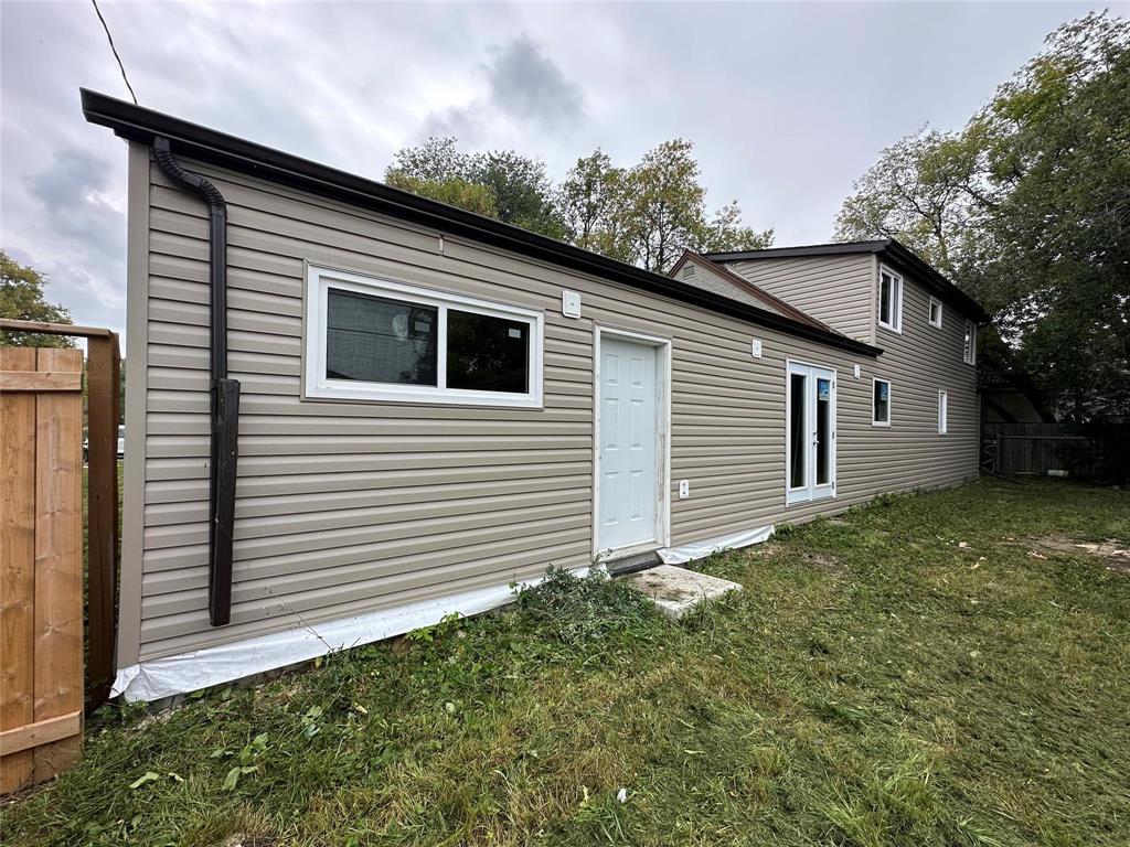 Photo 9 of 423 Pacific Avenue, Selkirk MB