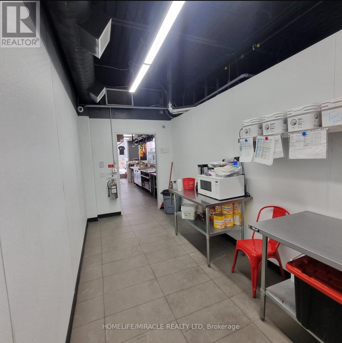Photo 9 of 8 2425 Truscott Drive, Mississauga ON