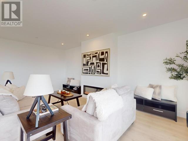 C-302-6900 BURNABY STREET, Powell River