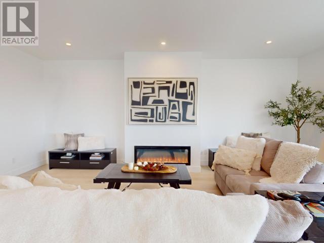 C-201-6900 BURNABY STREET, Powell River