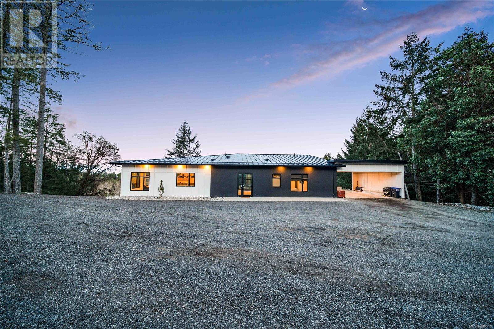6290 Phantom Rd, Lantzville