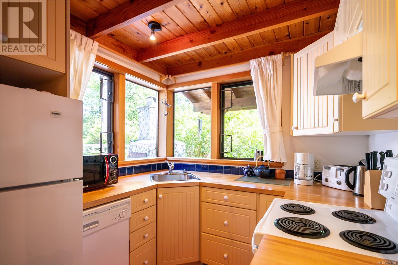 1180&1208 Lynn Rd, Tofino