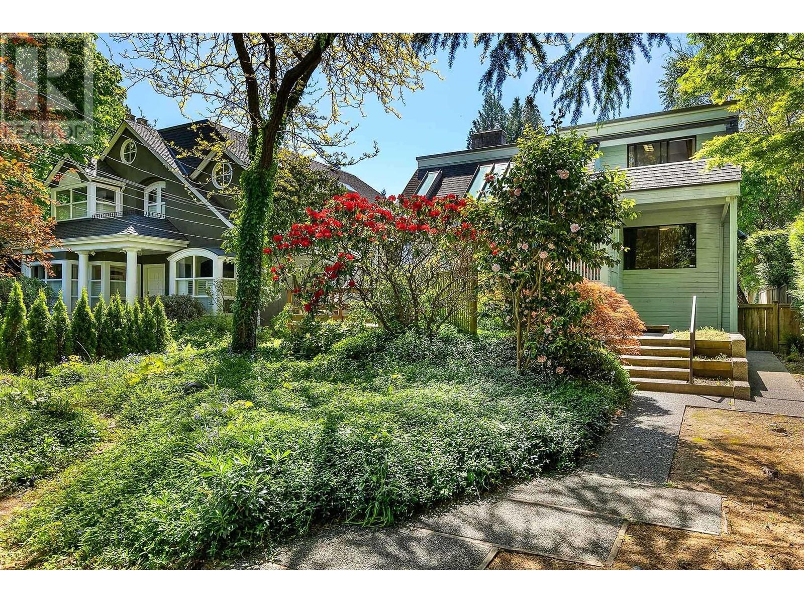 Photo 4 of 4316 W 2nd Avenue, Vancouver BC
