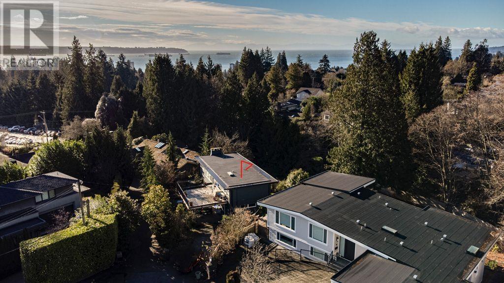 1764 OTTAWA PLACE, West Vancouver real estate listing R2955812