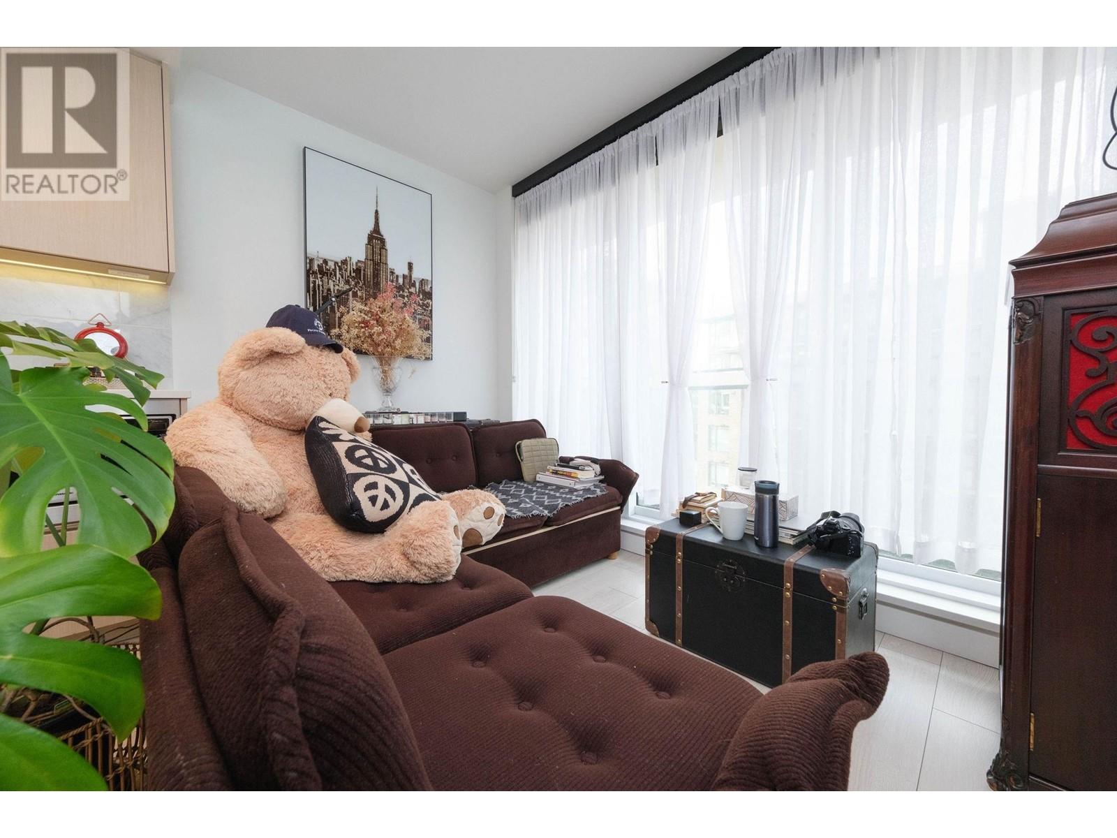 Photo 9 of 905 1768 Cook Street, Vancouver BC