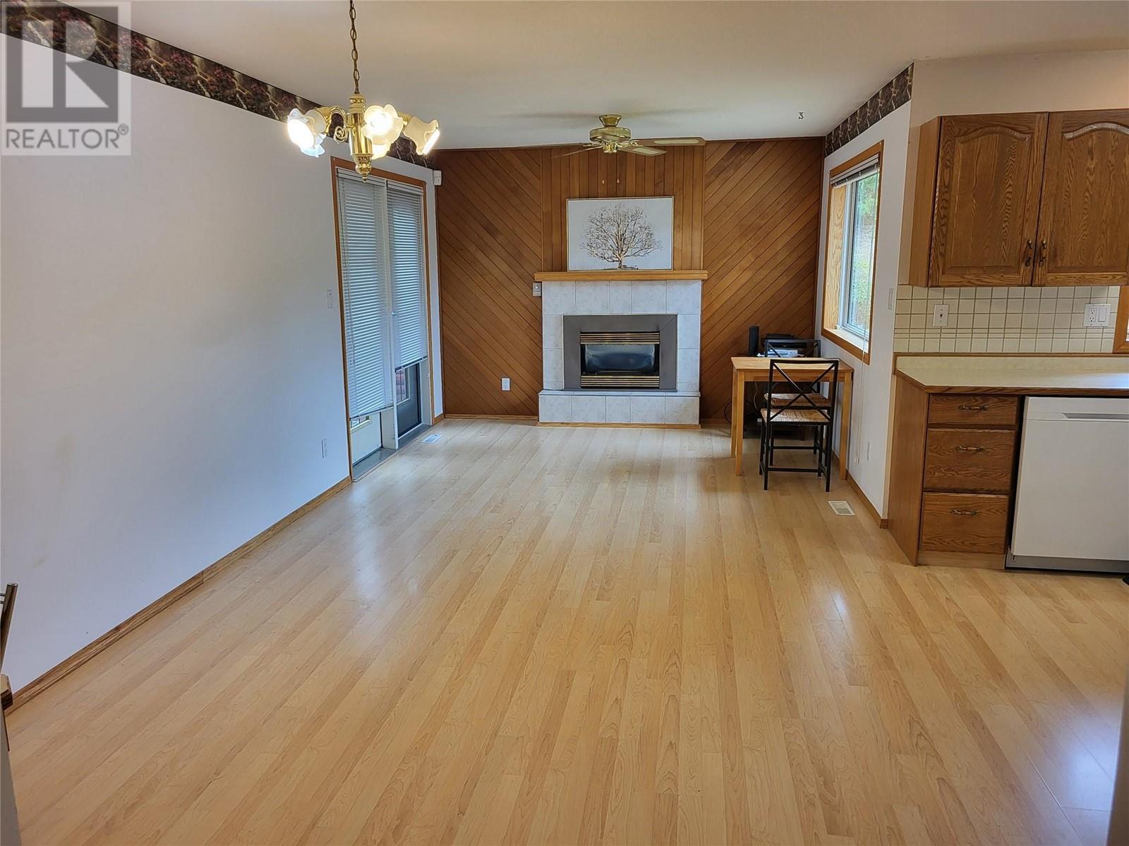  6184 Saint Martin Place, Oliver