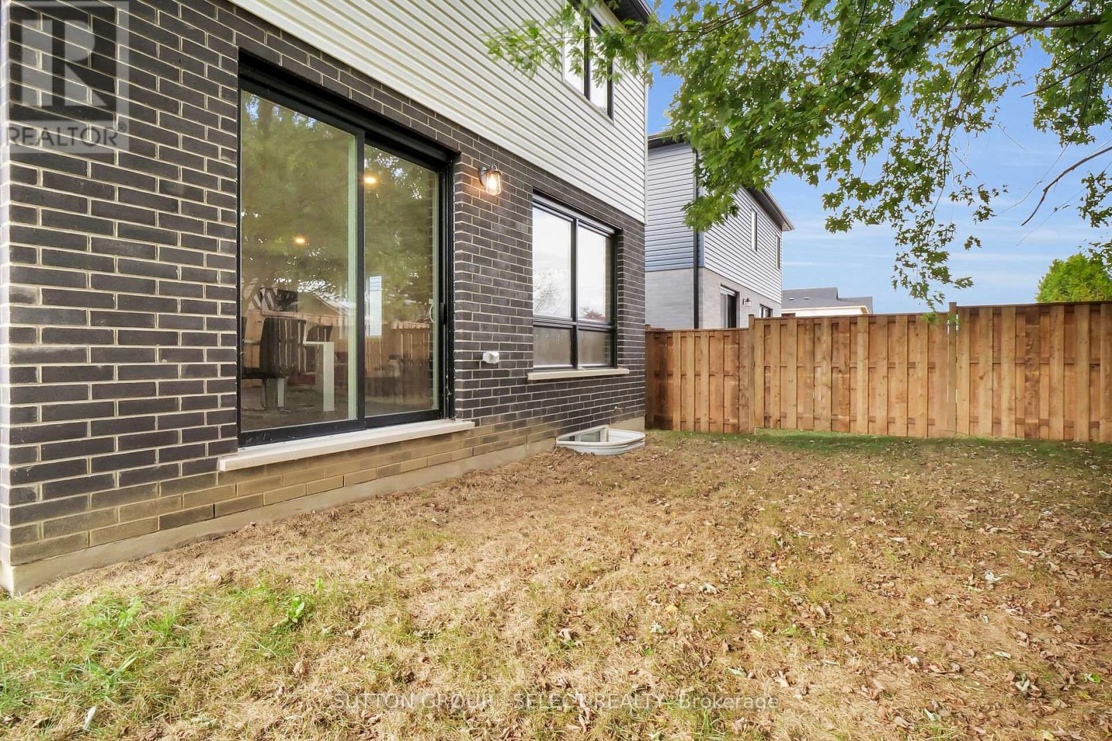 Photo 32 of 42 Lucas Road, St Thomas ON