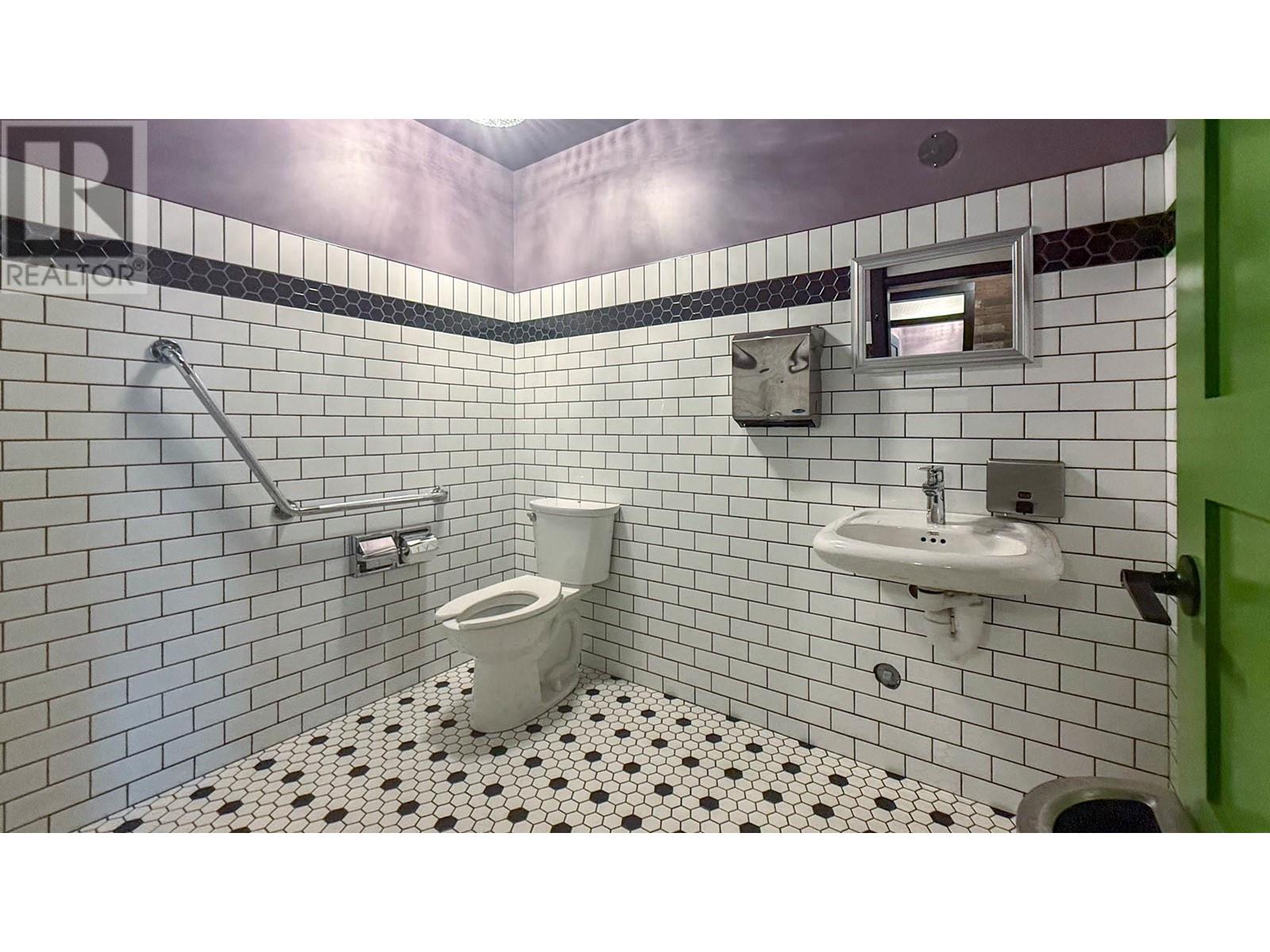 122 975 Academy Way, Kelowna