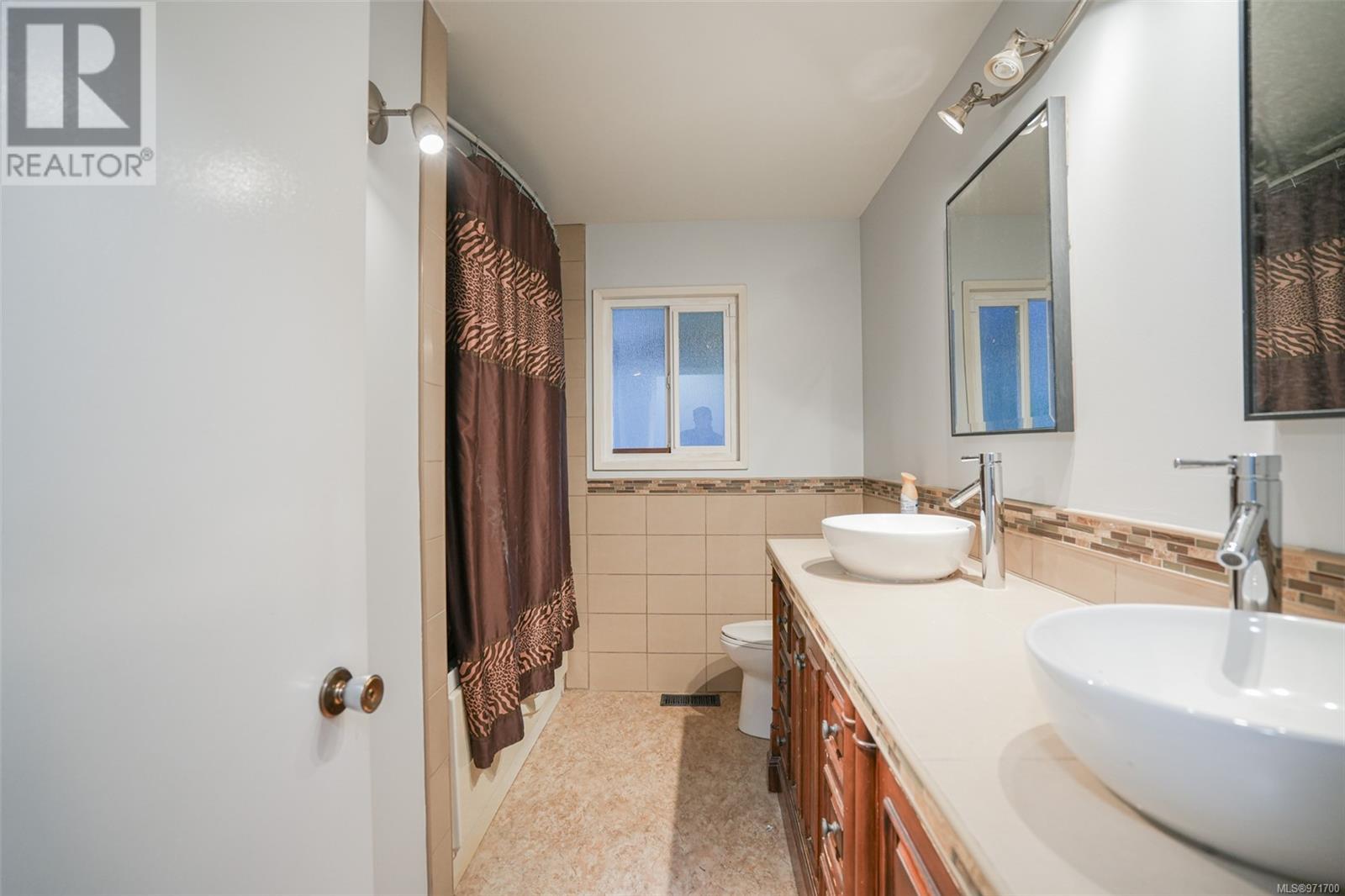 2209 Mallory Dr, Port Alberni real estate listing 971700