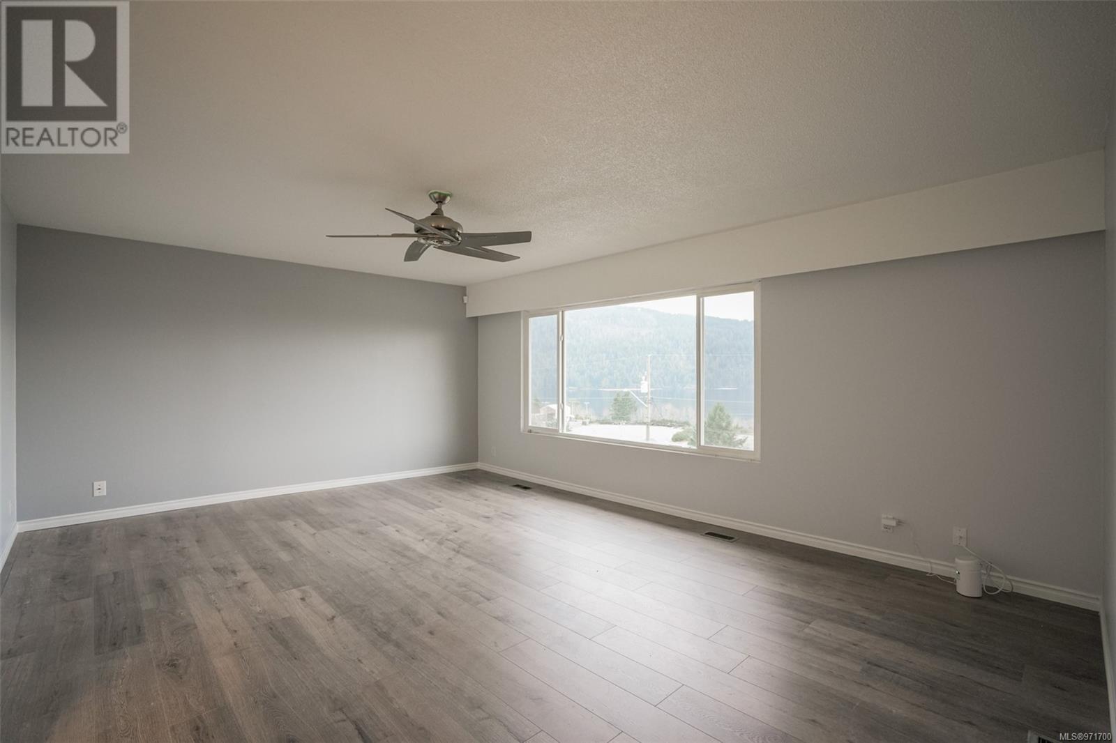 2209 Mallory Dr, Port Alberni real estate listing 971700