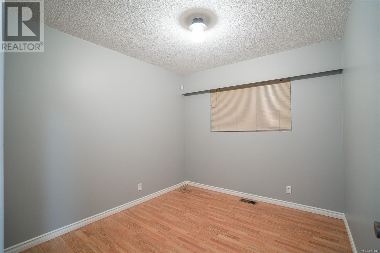 2209 Mallory Dr, Port Alberni real estate listing 971700