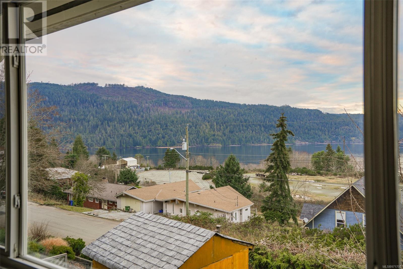 2209 Mallory Dr, Port Alberni real estate listing 971700