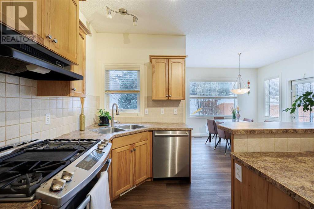 Single Family House for Sale in  Tuscany Ridge Close NW Tuscany Calgary 