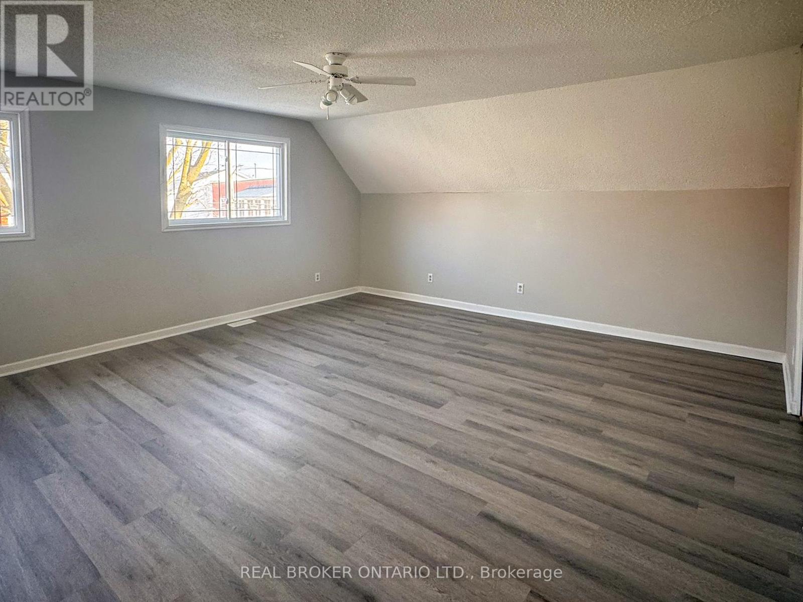 Photo 18 of 512 St Lawrence Street, North Dundas ON