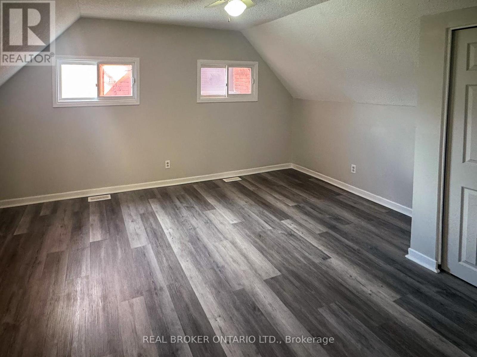 Photo 19 of 512 St Lawrence Street, North Dundas ON