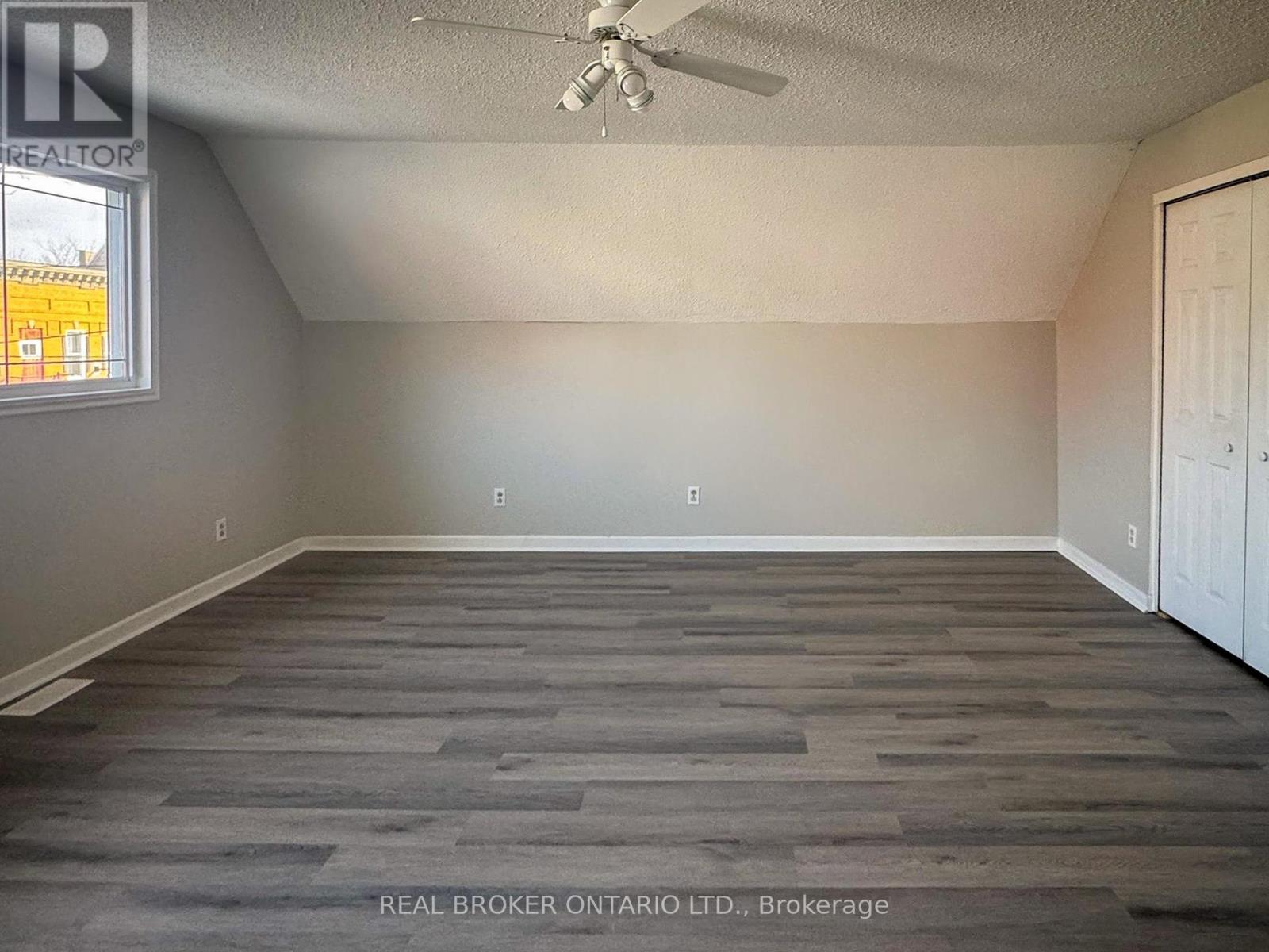 Photo 20 of 512 St Lawrence Street, North Dundas ON