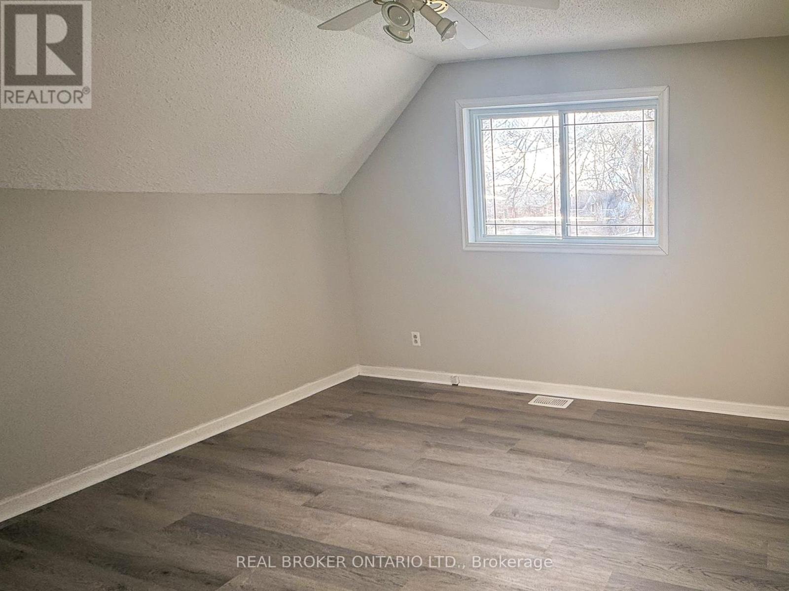 Photo 22 of 512 St Lawrence Street, North Dundas ON