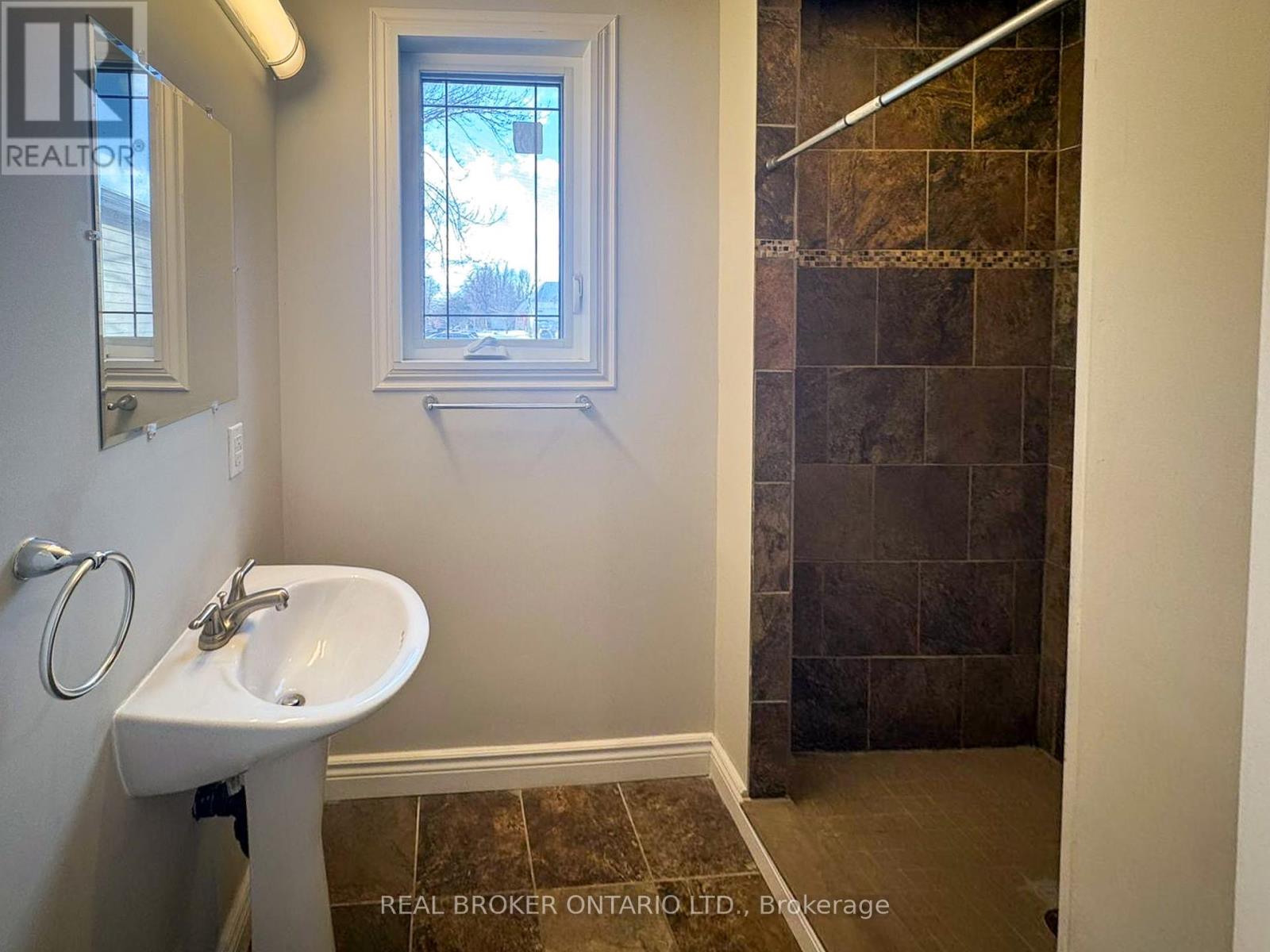 Photo 24 of 512 St Lawrence Street, North Dundas ON