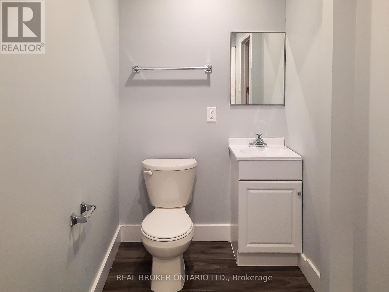 Photo 8 of 512 St Lawrence Street, North Dundas ON