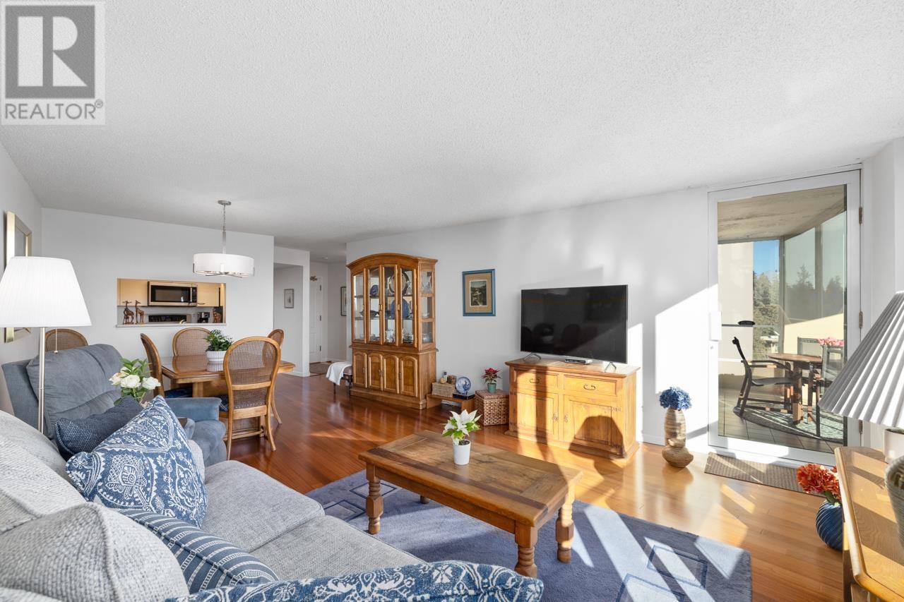 907 995 ROCHE POINT DRIVE, North Vancouver