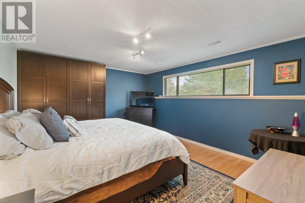  2501 Crestview Road, West Kelowna