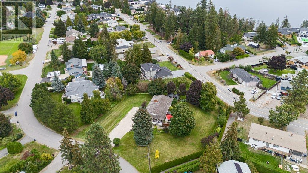  2501 Crestview Road, West Kelowna