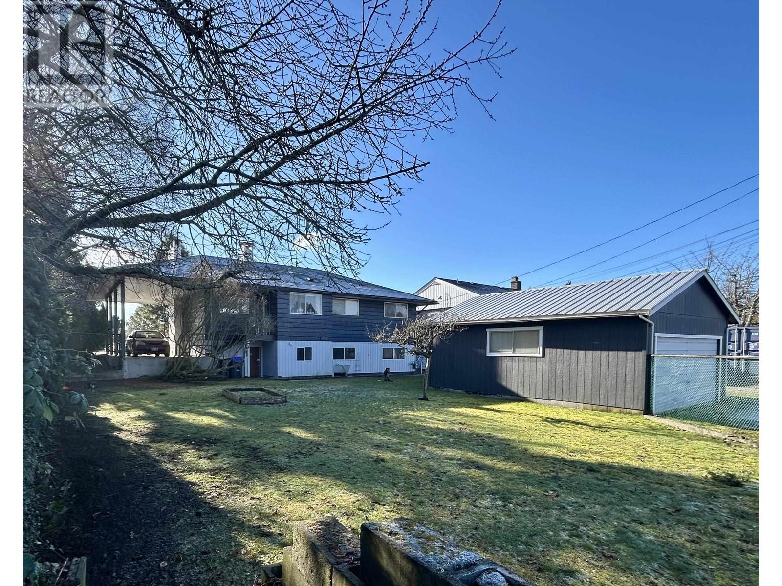 5690 MERMAID STREET, Sechelt