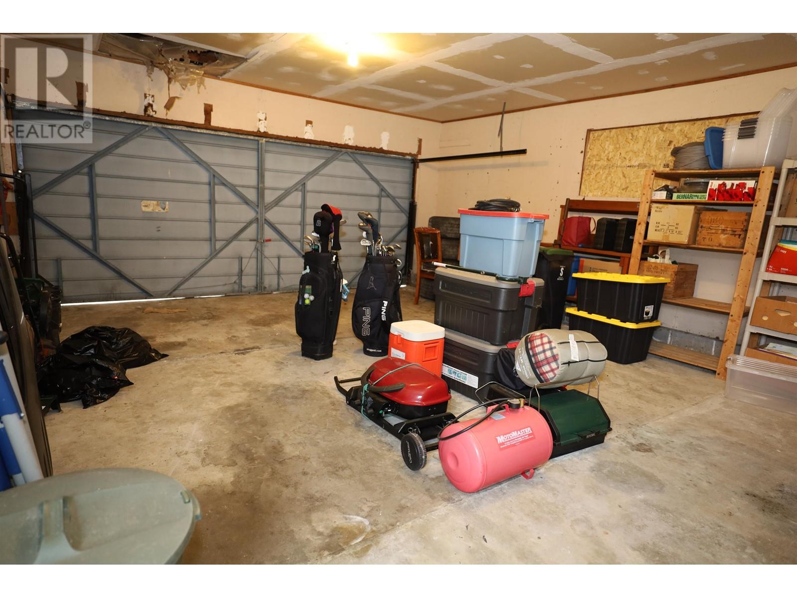 5690 MERMAID STREET, Sechelt