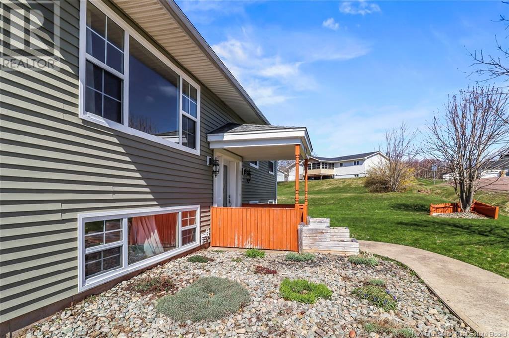 Photo 5 of 312 Bayview Court, Dieppe NB