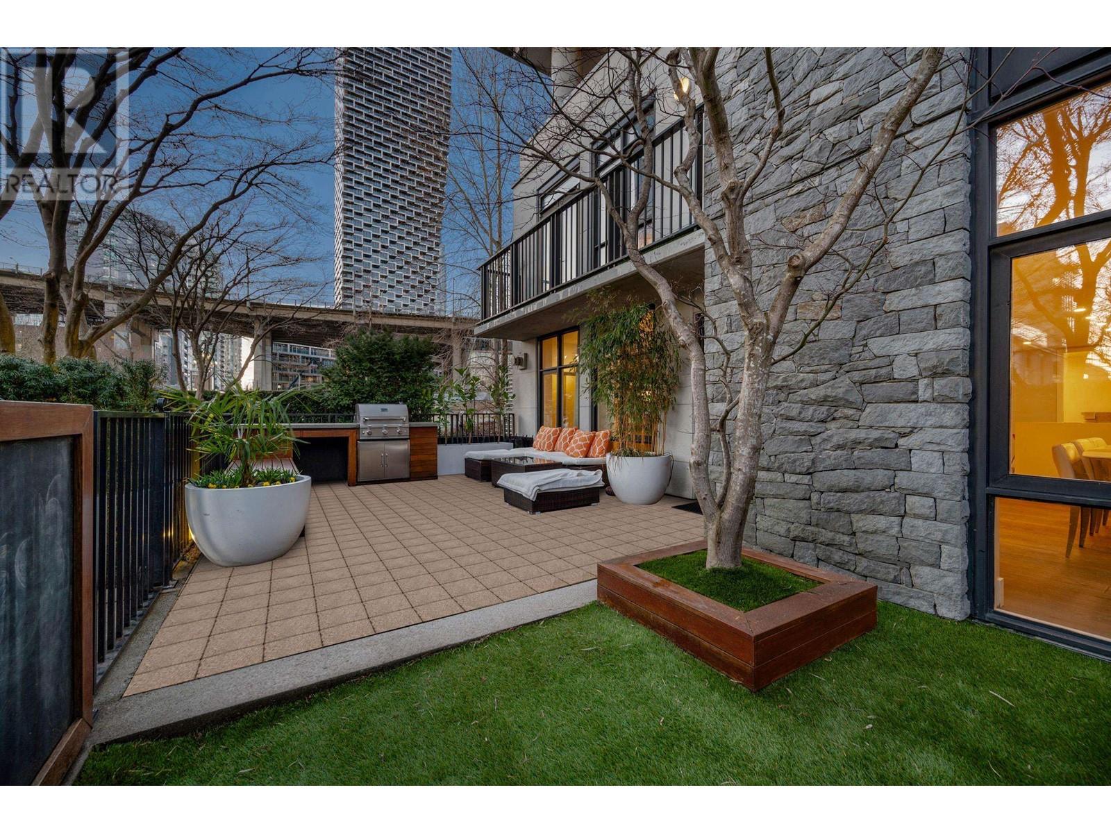 Photo 2 of 595 Beach Crescent, Vancouver BC