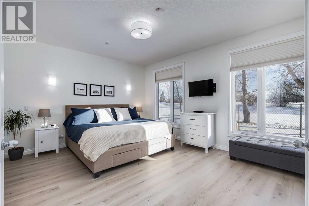 Single Family House for Sale in   Hemlock Crescent SW Spruce Cliff Calgary 