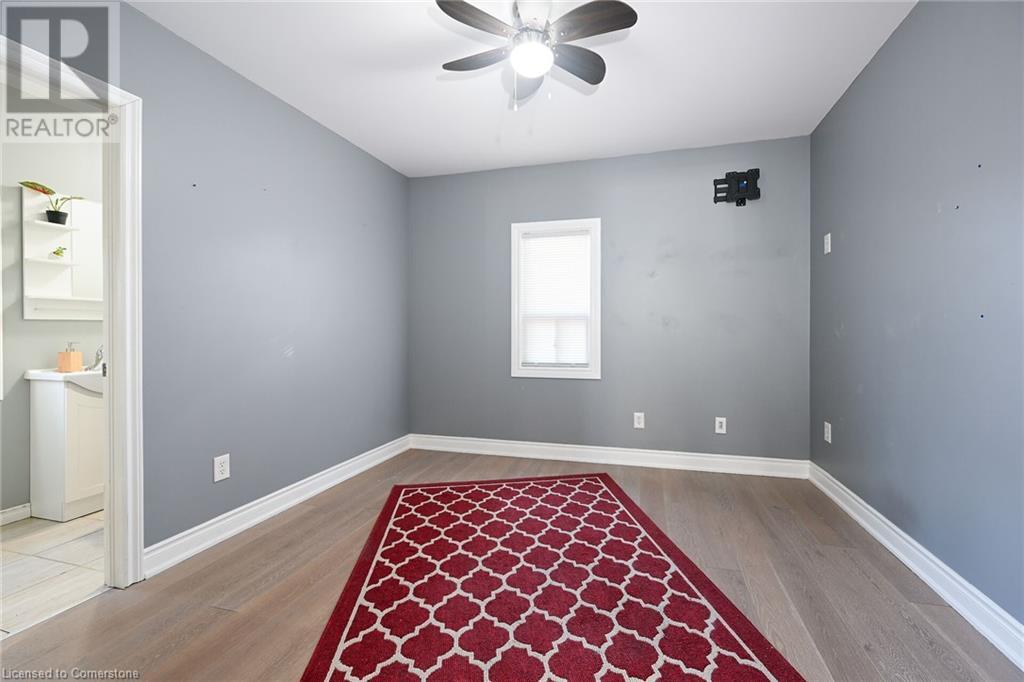 Photo 14 of 200 Kensington Avenue N, Hamilton ON