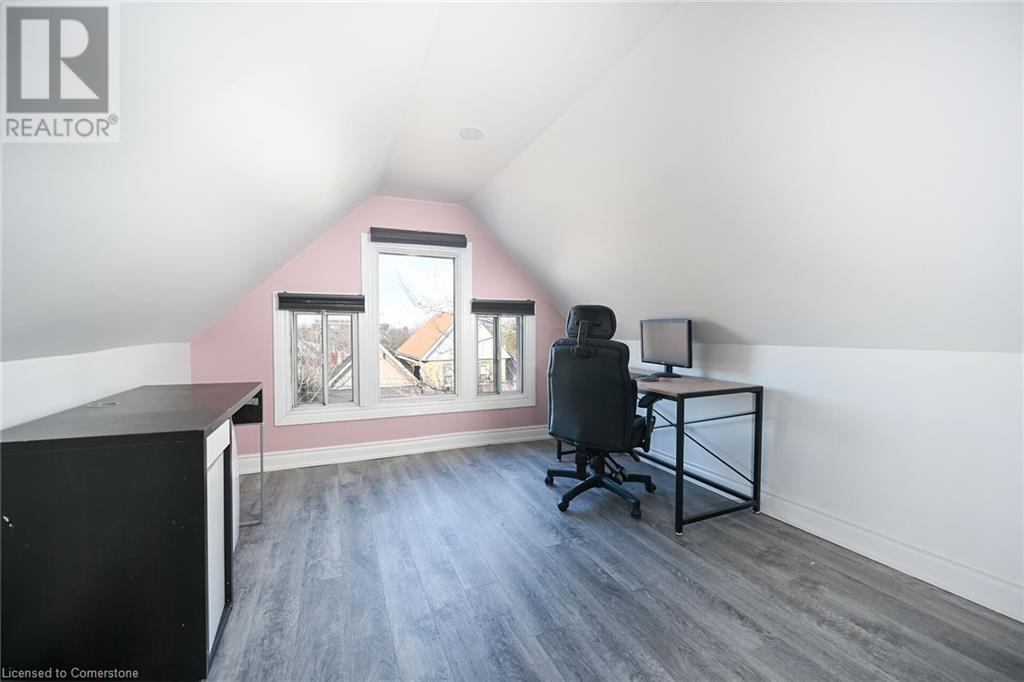 Photo 28 of 200 Kensington Avenue N, Hamilton ON