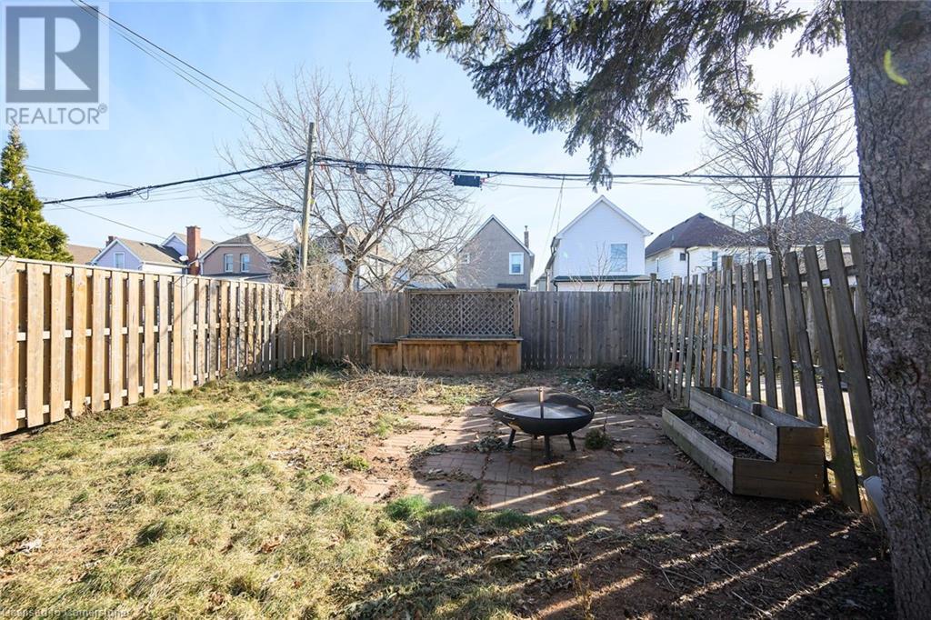 Photo 46 of 200 Kensington Avenue N, Hamilton ON