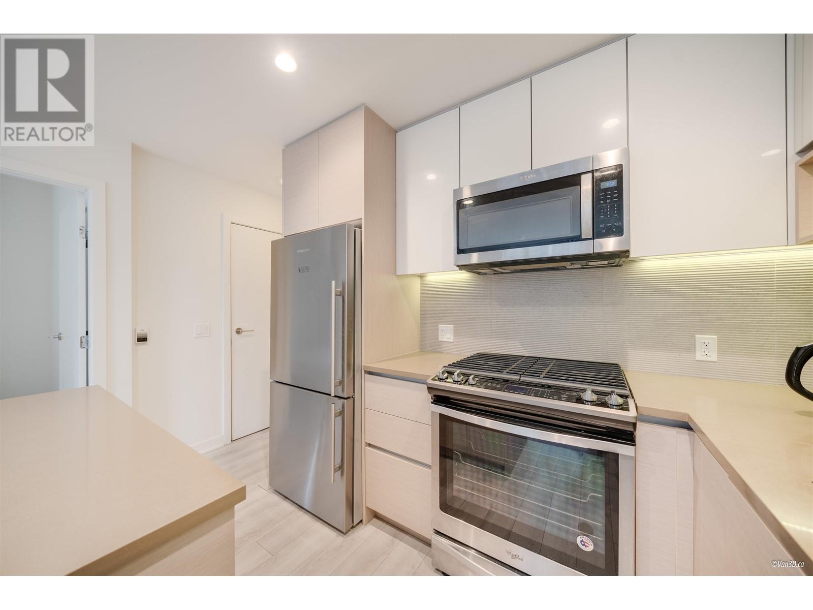 Photo 6 of 313 8850 University Crescent, Burnaby BC