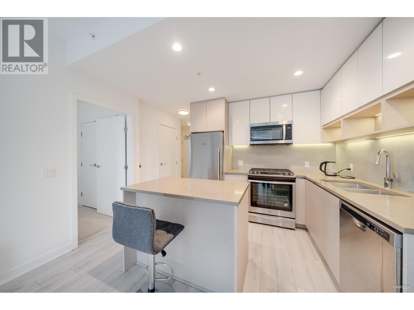 Photo 2 of 313 8850 University Crescent, Burnaby BC