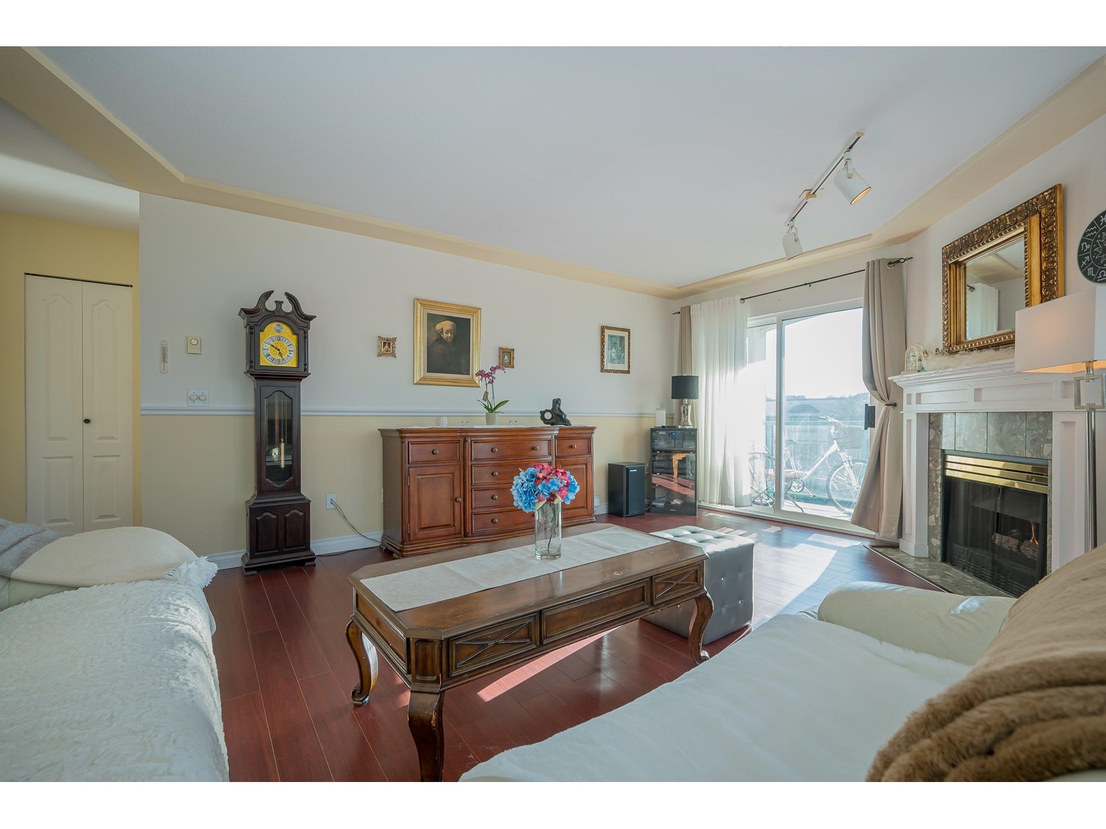 Photo 9 of 409 20443 53 Avenue, Langley BC