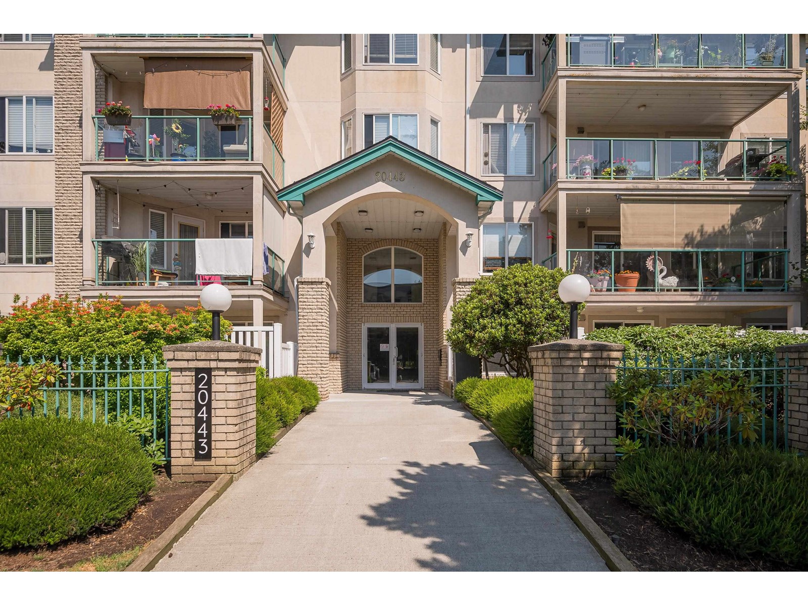 Photo 5 of 409 20443 53 Avenue, Langley BC