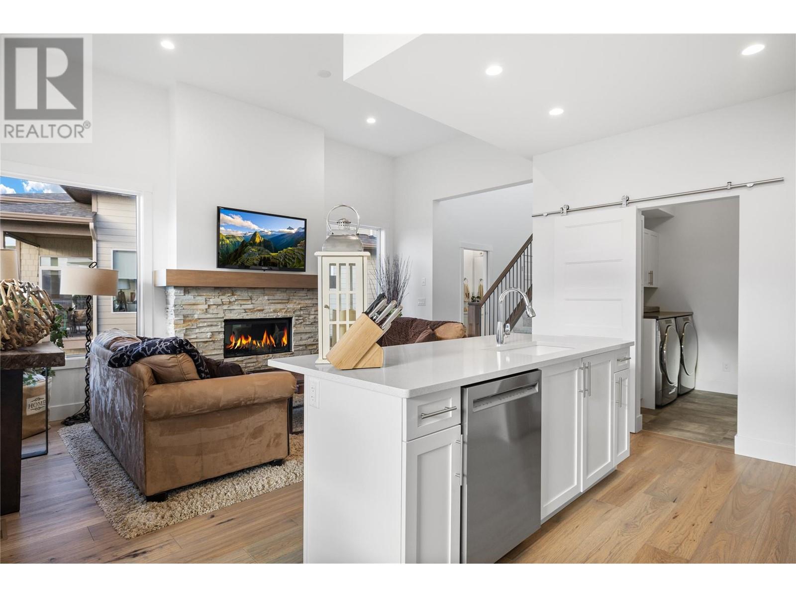  1474 Summer Crescent, Kelowna