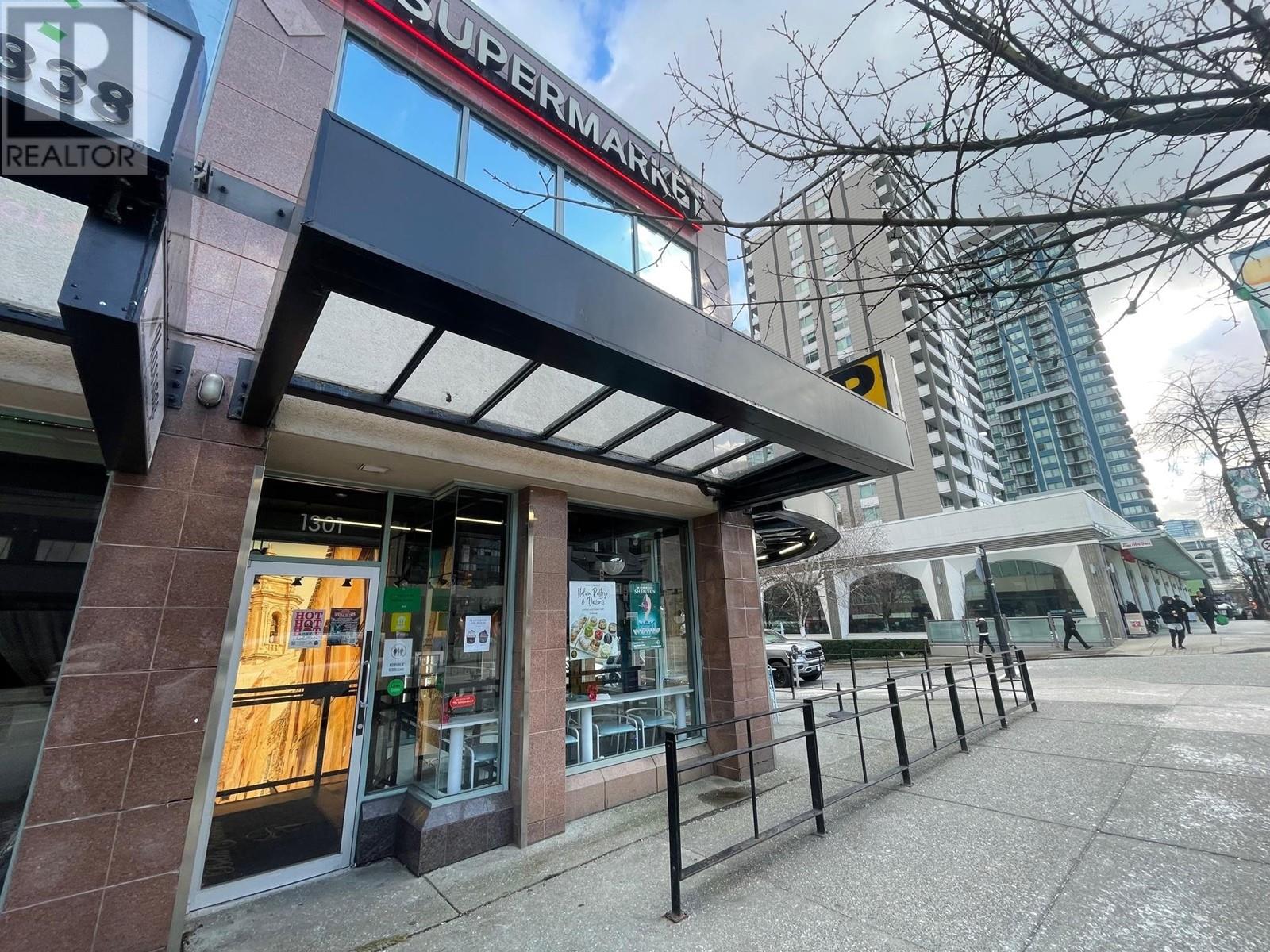 Photo 4 of 1301 Robson Street, Vancouver BC