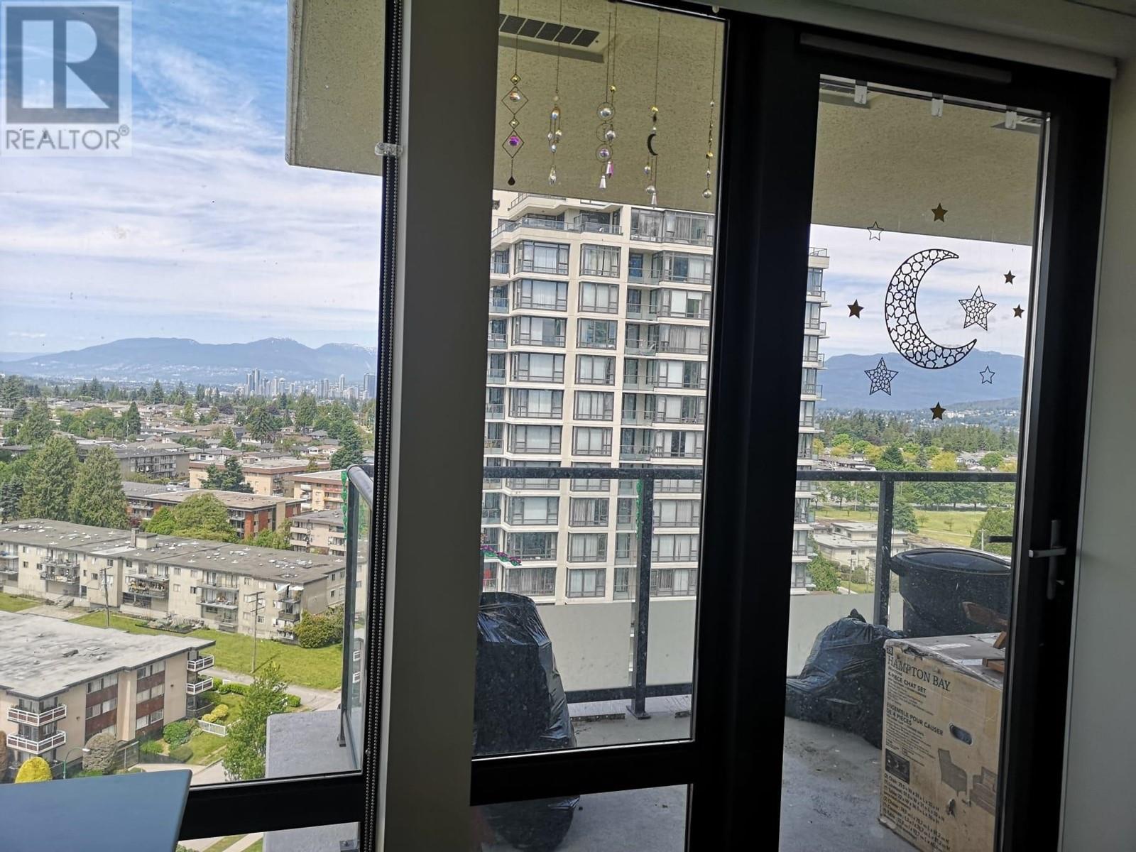 Photo 10 of 3302 4688 Kingsway, Burnaby BC