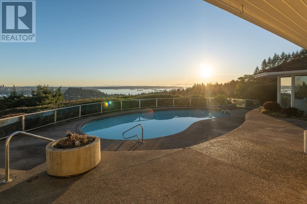 735 FAIRMILE ROAD, West Vancouver