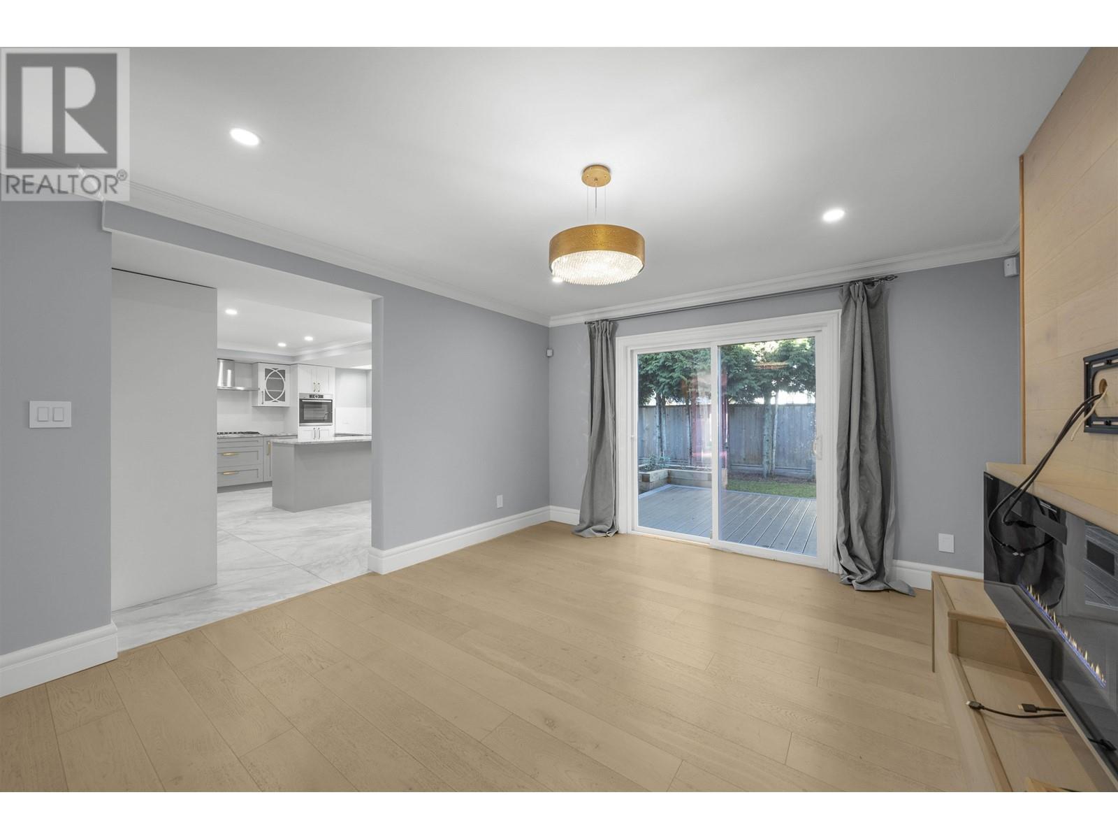 Photo 10 of 4391 Tiffin Crescent, Richmond BC