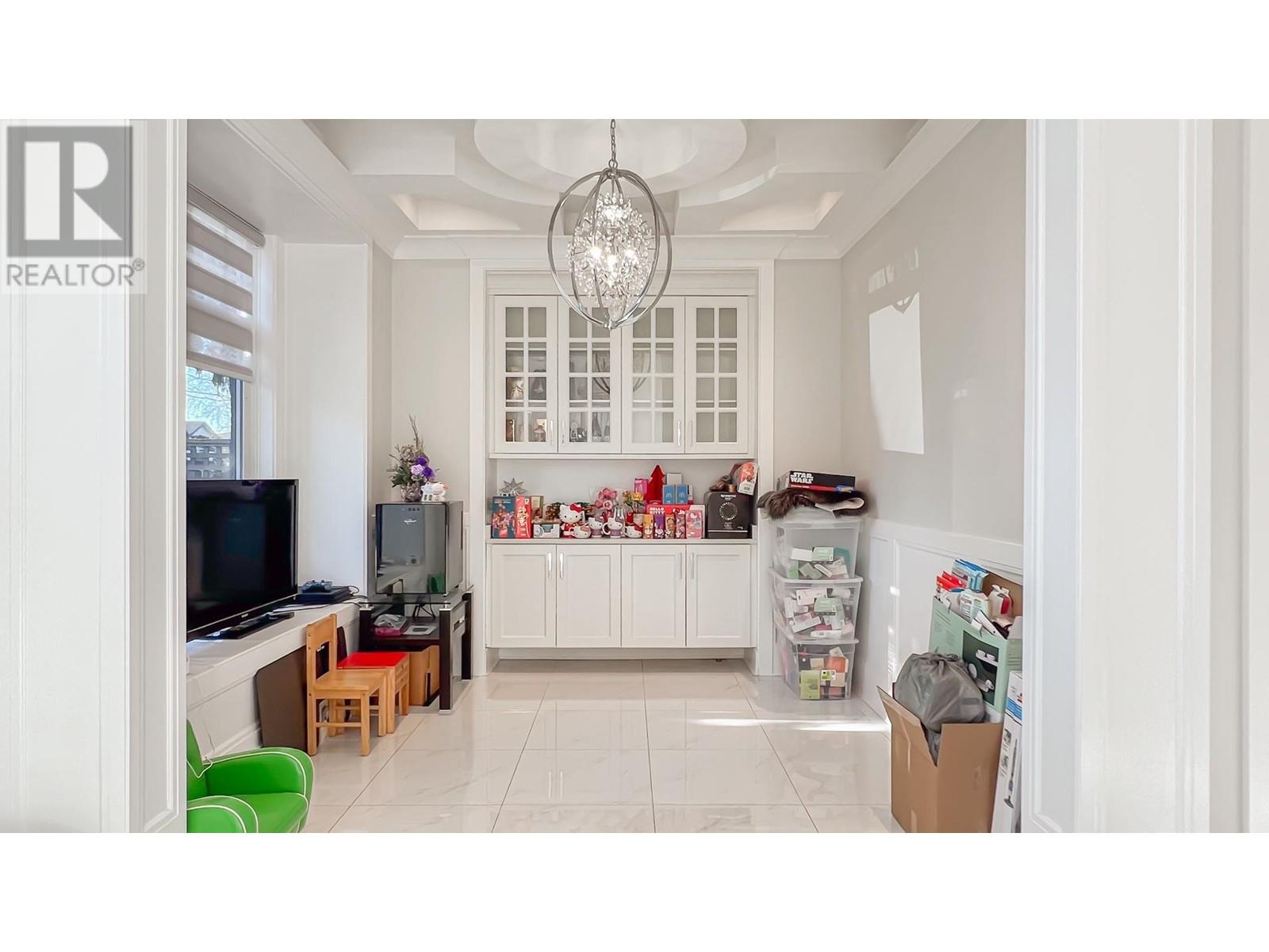 5811 MONCTON Street, Richmond