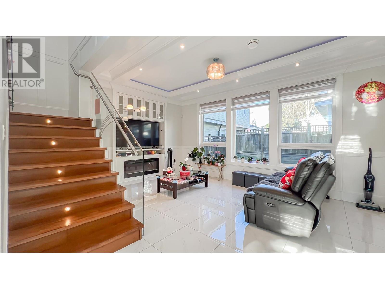 5811 MONCTON Street, Richmond