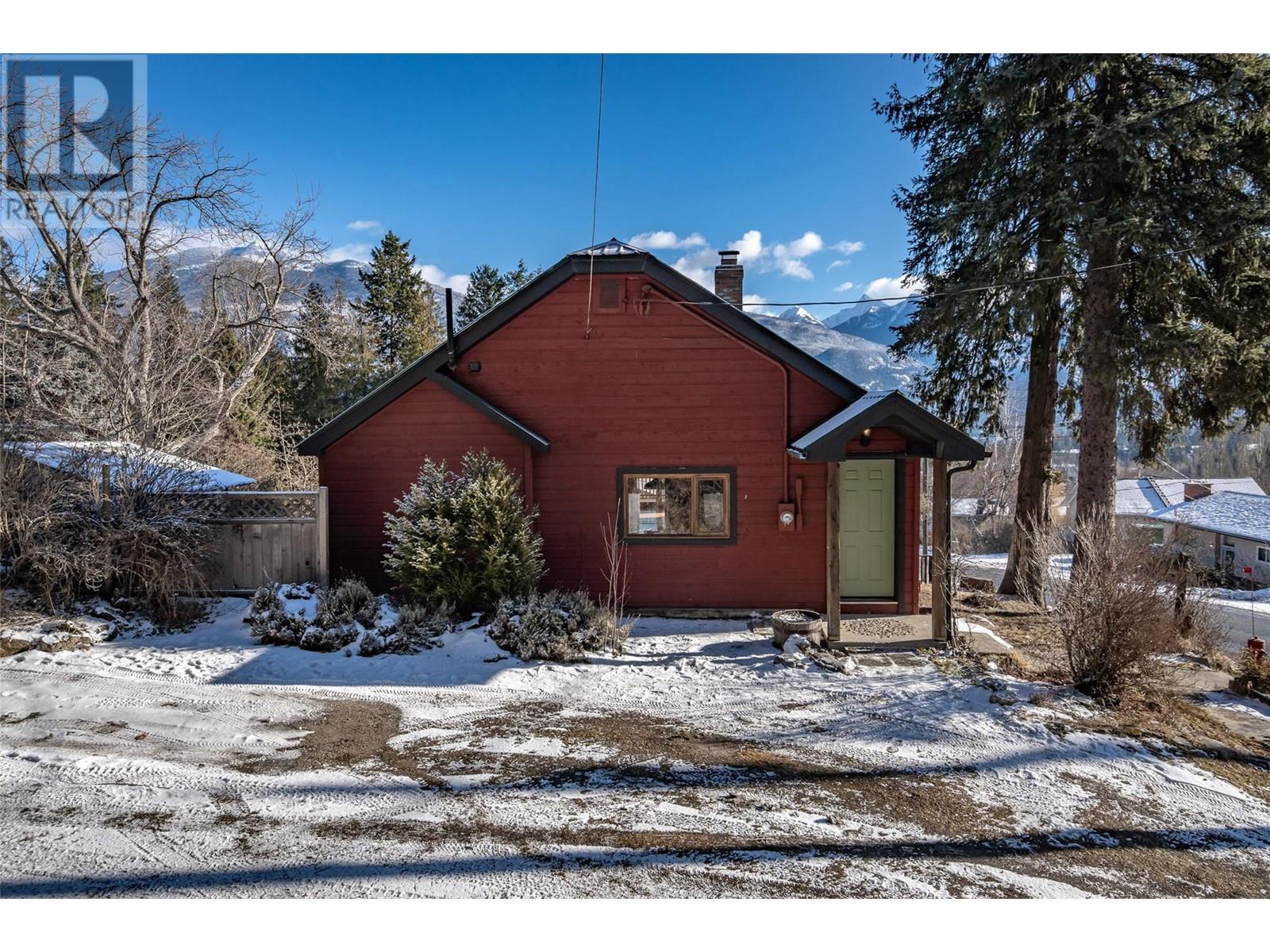 930 A Avenue, Kaslo