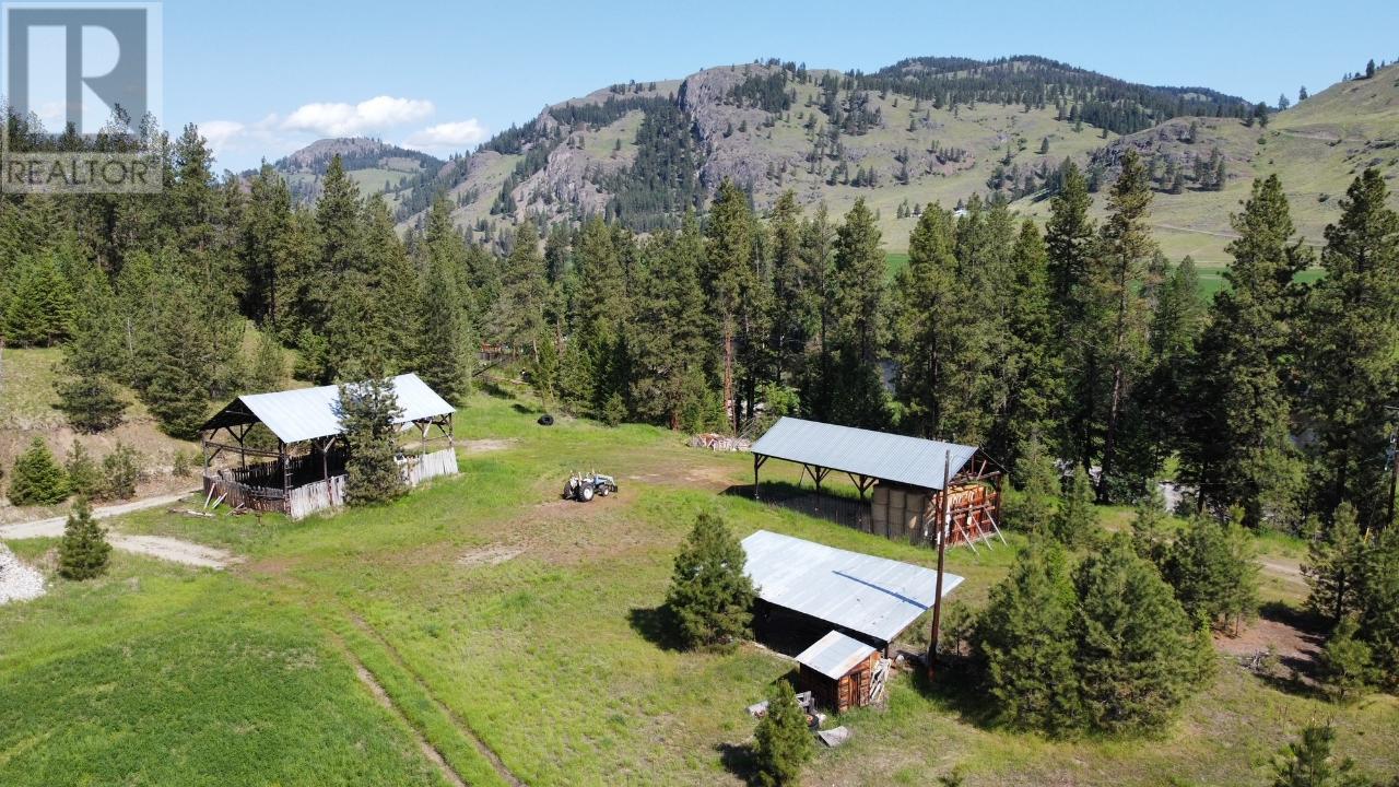  3352 HWY 3 Highway, Rock Creek